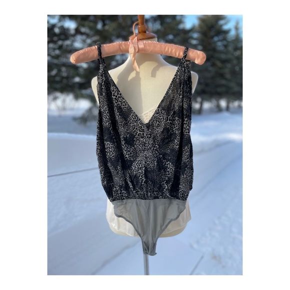 Intimately Free People Siren Song Printed Wrap Bodysuit Sleeveless Sz XS NWT - Picture 9 of 16